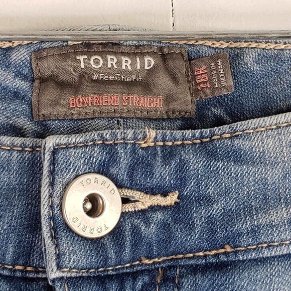 Torrid Jean Vintage Stretch Womens 18R Light Wash Distressed Boyfriend Straight - Picture 8 of 12